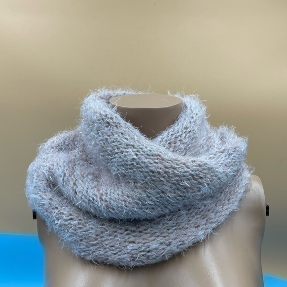 Fuzzy-Warm Neck Scarf